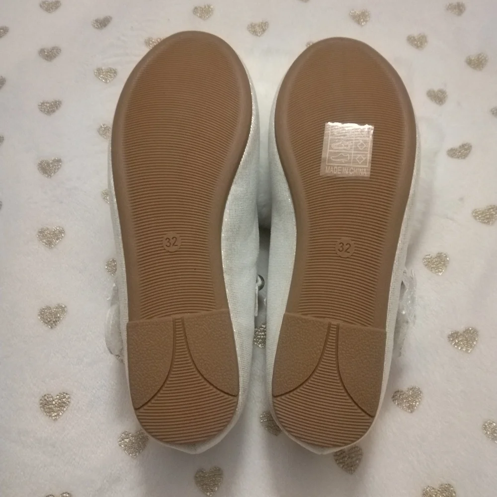 10/$40 *NWOT* SHEIN Girl's Dress Shoes with Pearl Accents
